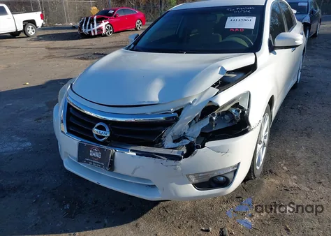 2015 Nissan Altima 2.5/2.5 S/2.5 Sl/2.5 Sv z USA, uszkodzony, nr VIN 1N4AL3AP1FC243676